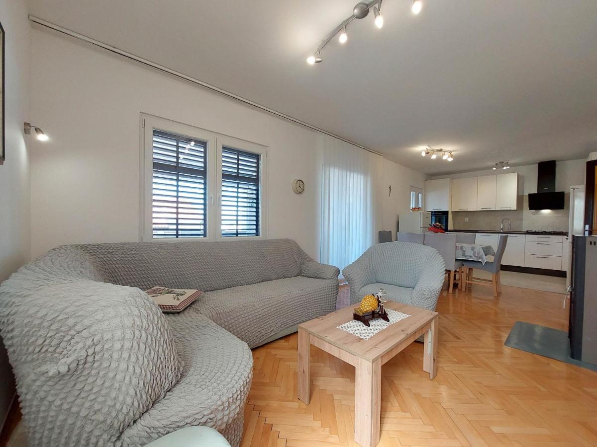 Apartment Neda Punat Eksteriør billede